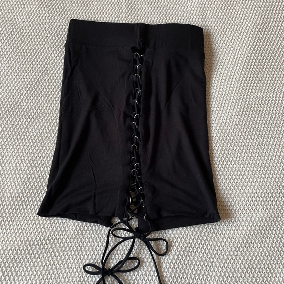 M BOUTIQUE - Cut Out Lace Up Black Mini Skirt - Picture 7 of 7